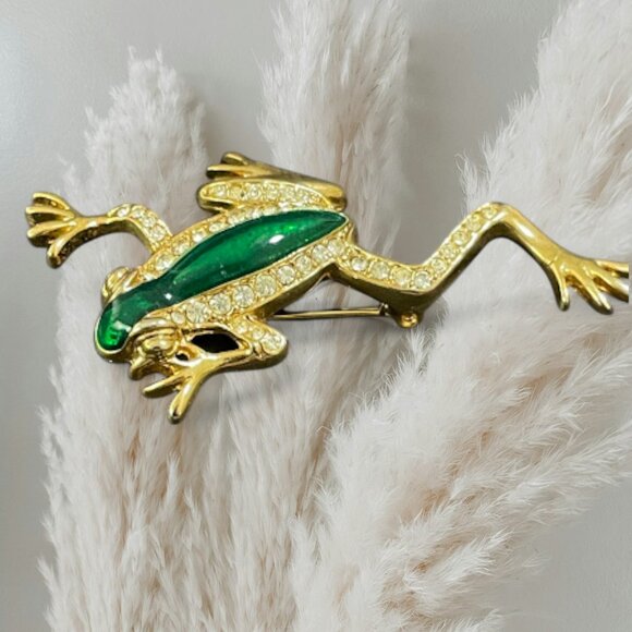 Vintage Enamel and Rhinestone Climbing Frog Brooch Figural Pin - Picture 6 of 10